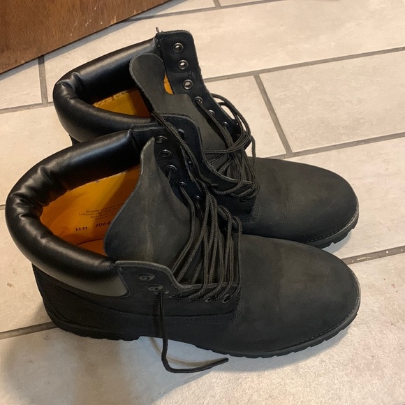 Black timberlands men’s boots
